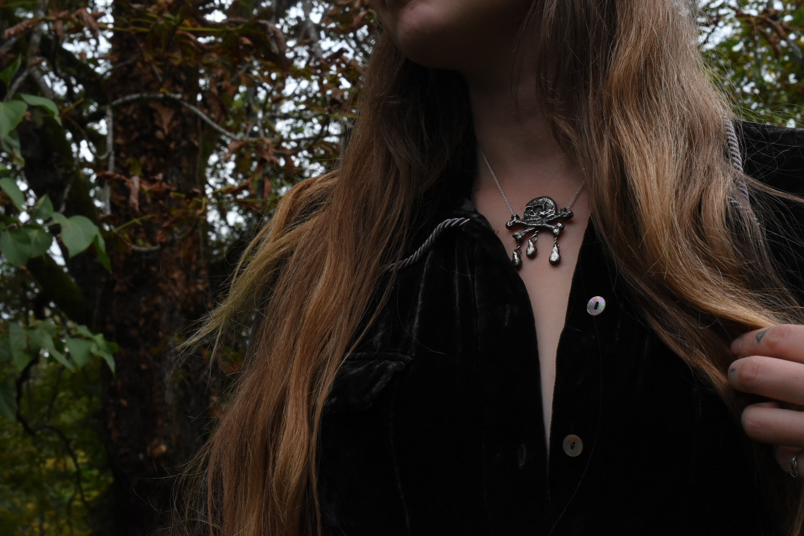 - COLLIER FERRUM FERO FERRO FEROR -