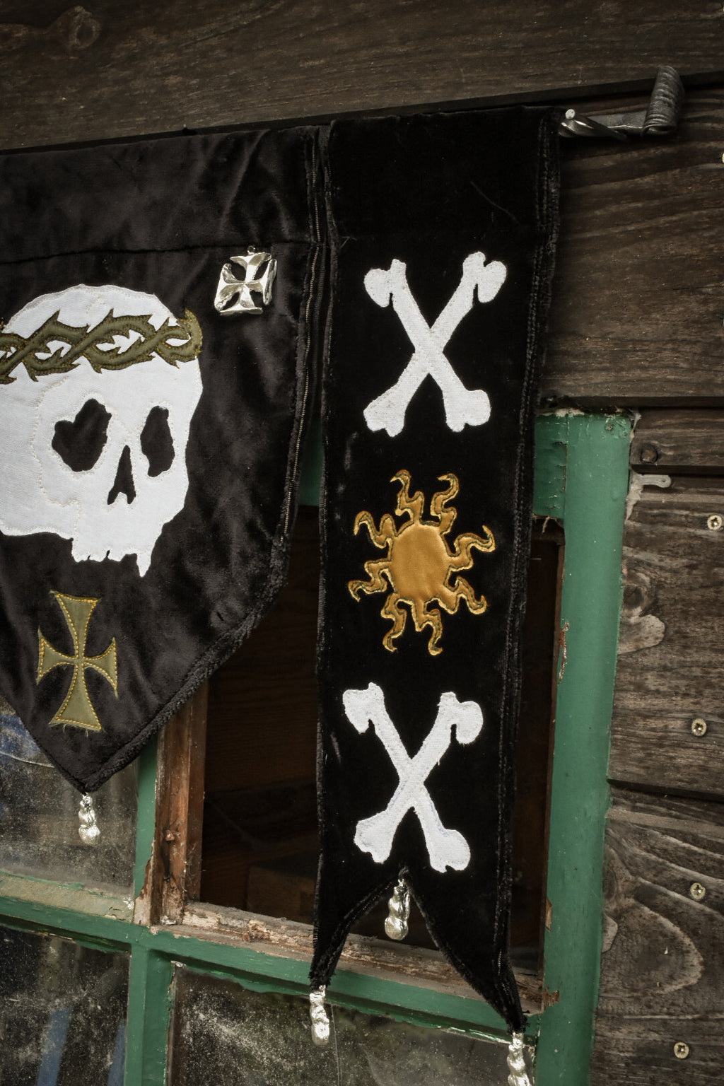 - BANNIÈRE - Etsi Mortuus Urit ! - VELOURS NOIR