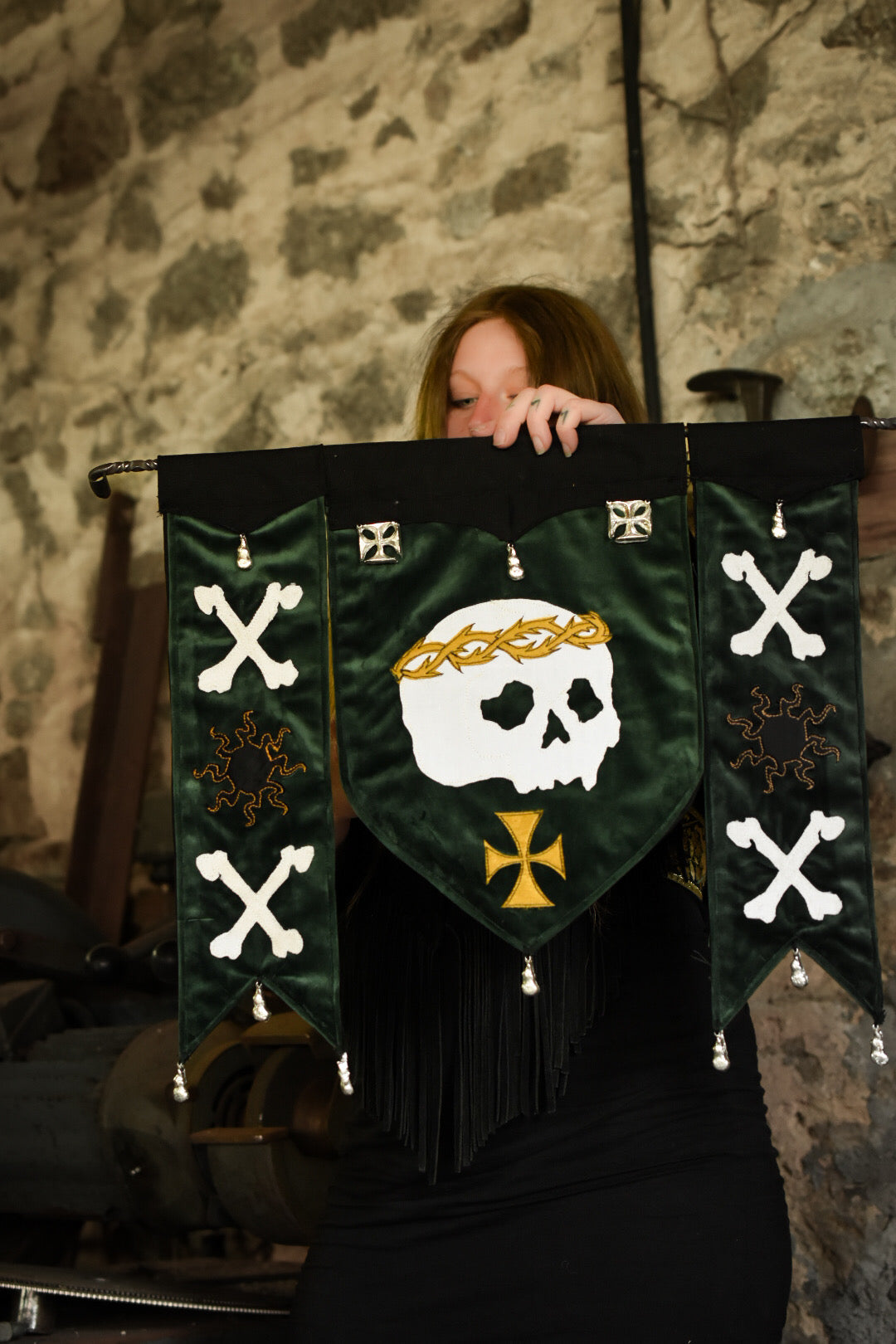- BANNIÈRE - Etsi Mortuus Urit ! - VELOURS VERT