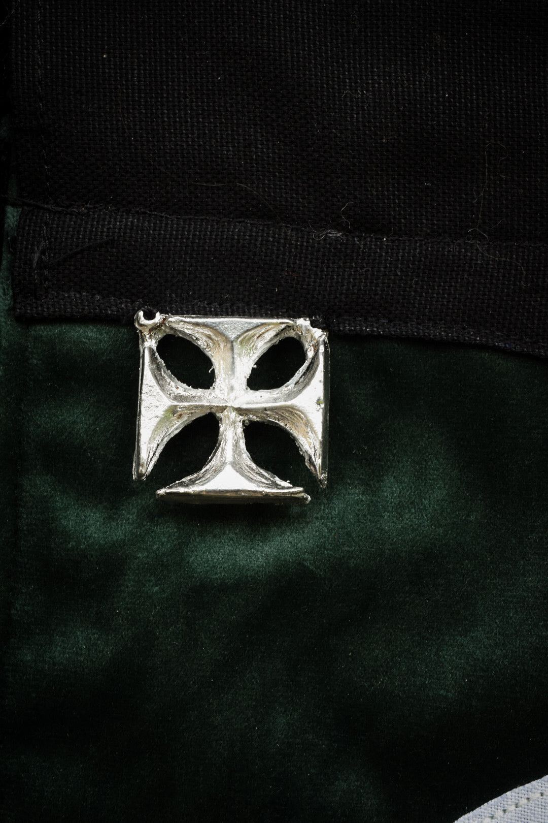 - BANNIÈRE - Etsi Mortuus Urit ! - VELOURS VERT