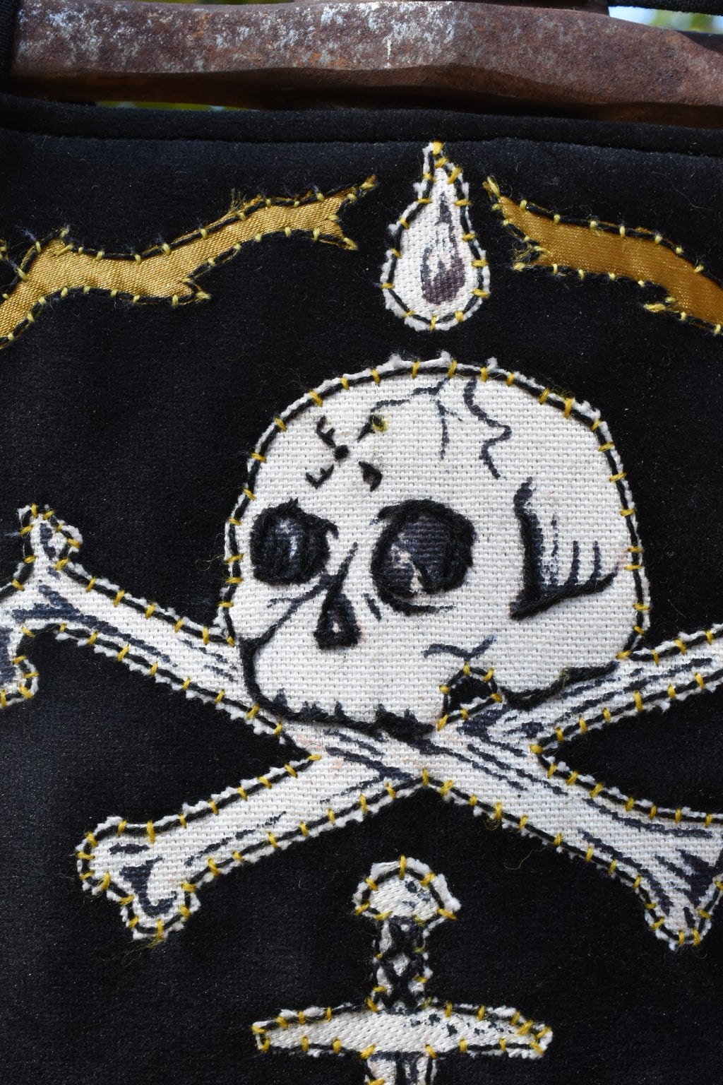 - ÉTENDARD FERRUM FERO FERRO FEROR -