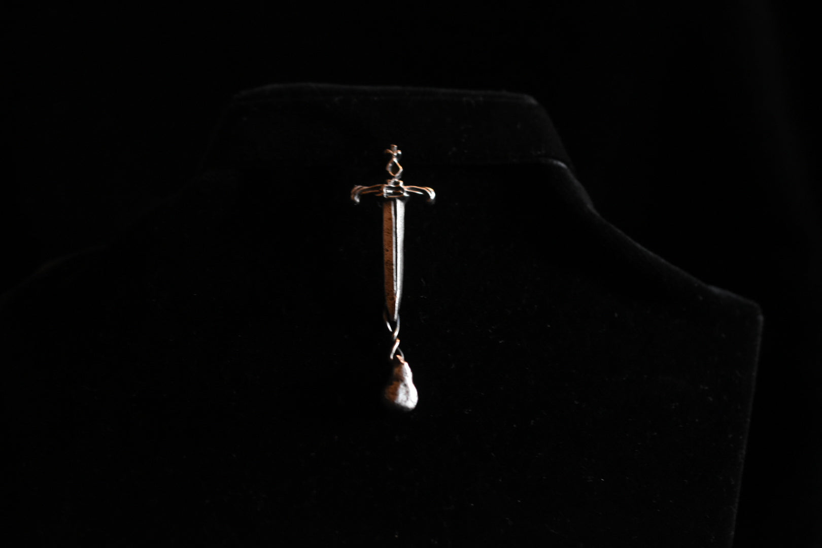 - COLLIER JOYEUSE - FERRUM FERO FERRO FEROR -