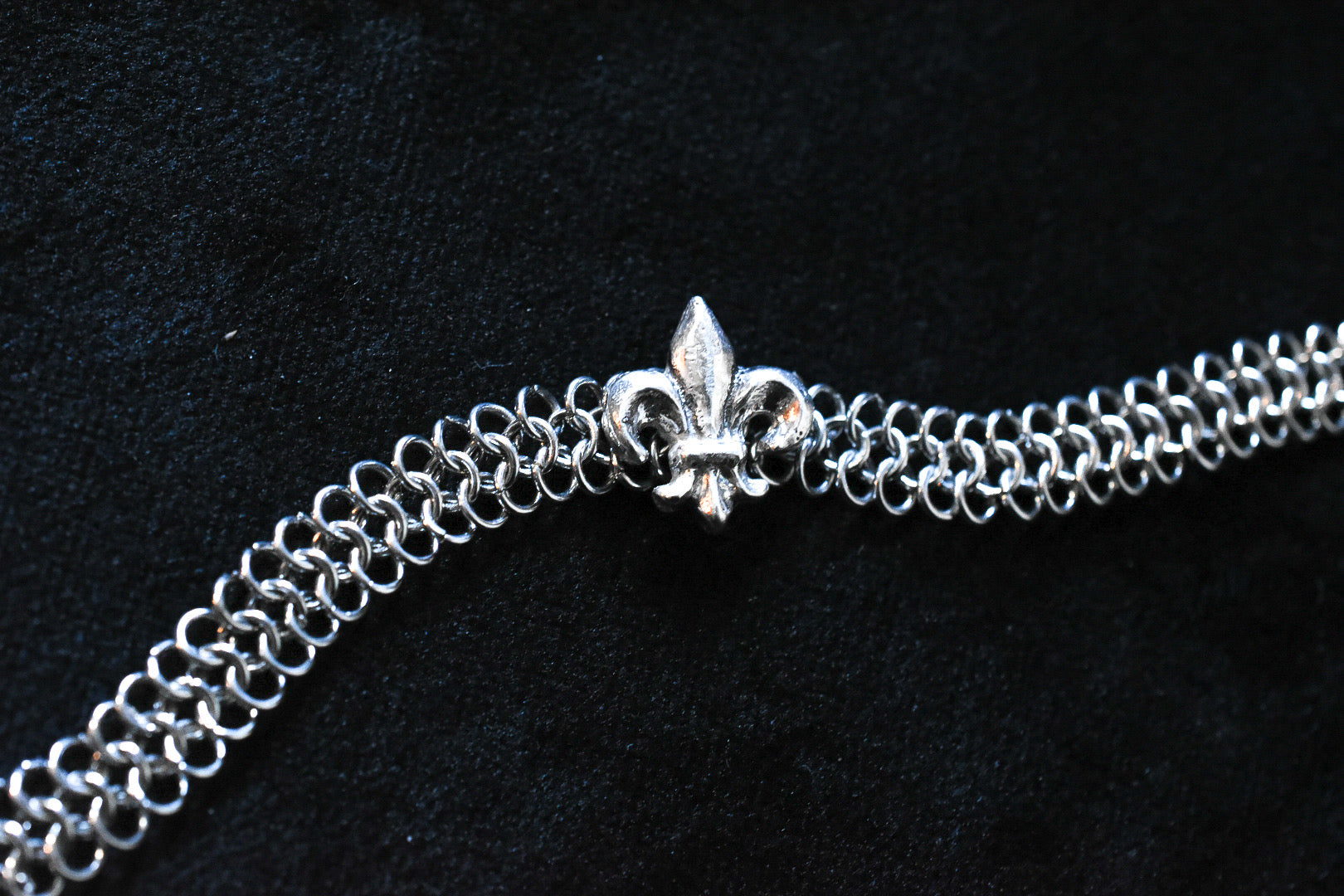 - BRACELET COTTE DE MAILLE - FLEUR DE LYS