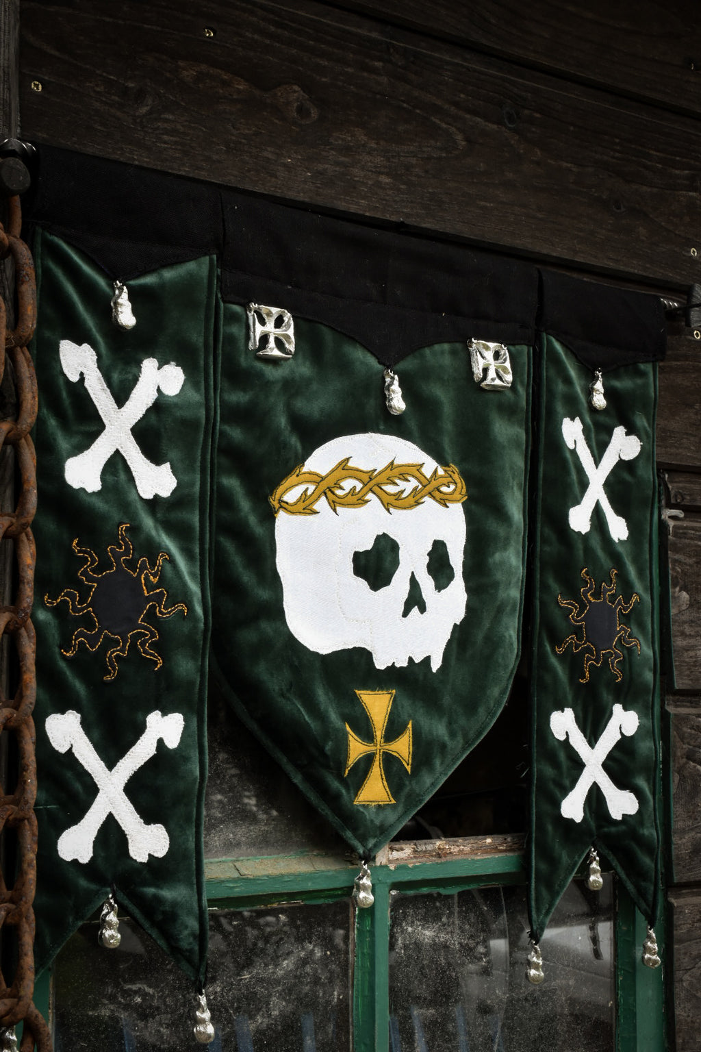 - BANNIÈRE - Etsi Mortuus Urit ! - VELOURS VERT