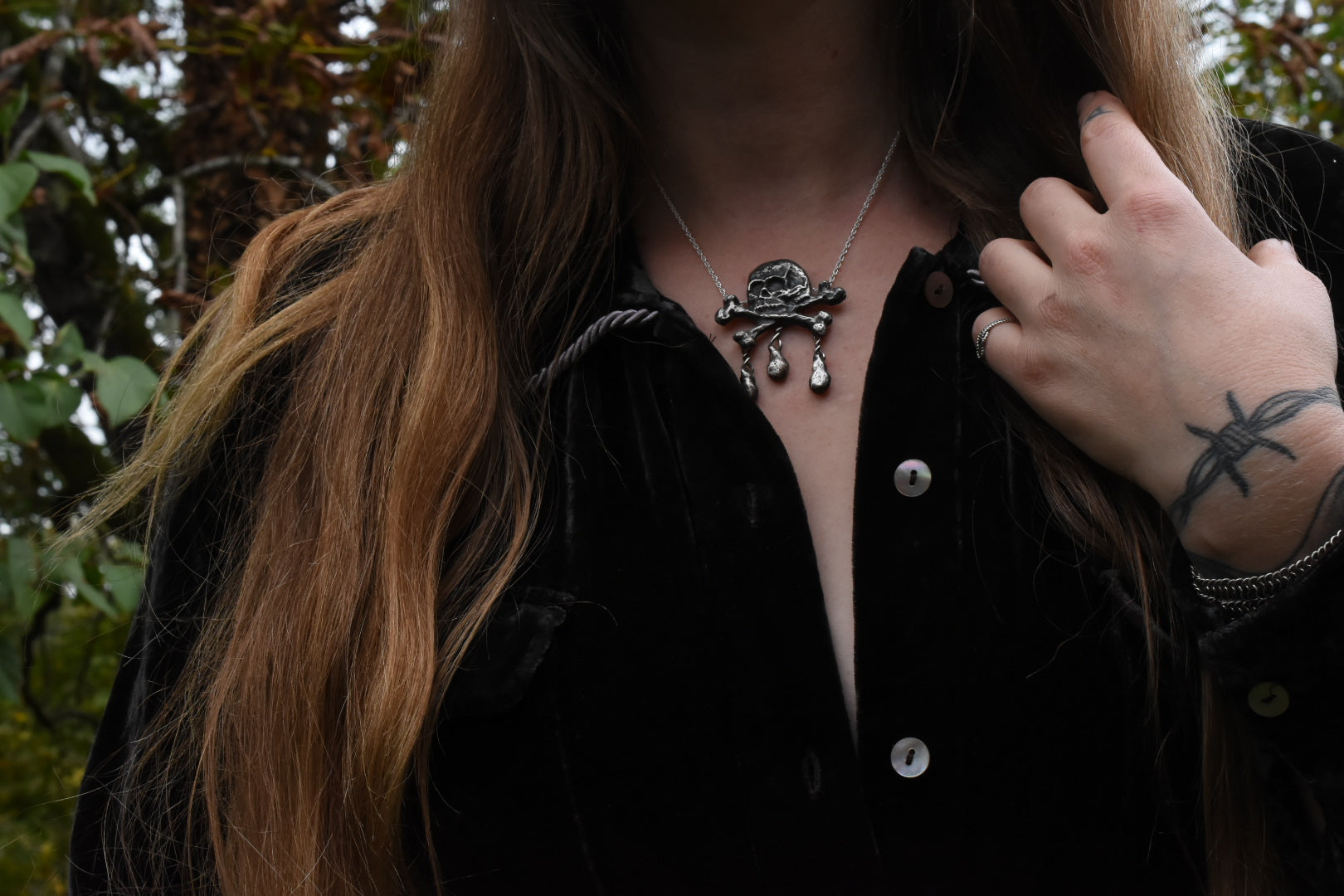 - COLLIER FERRUM FERO FERRO FEROR -