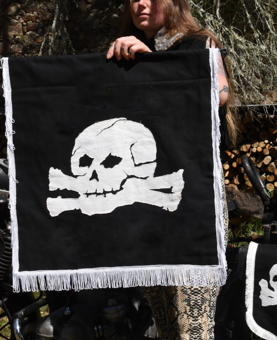 ÉTENDARD PERSONNALISABLE - Du Berceau au Tombeau - CUSTOMIZABLE BATTLE FLAG