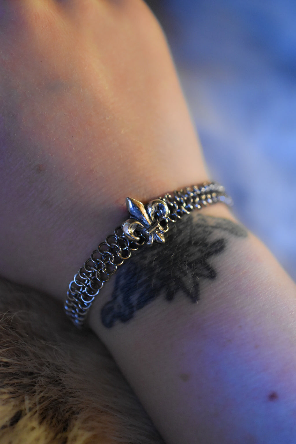 - BRACELET COTTE DE MAILLE - FLEUR DE LYS