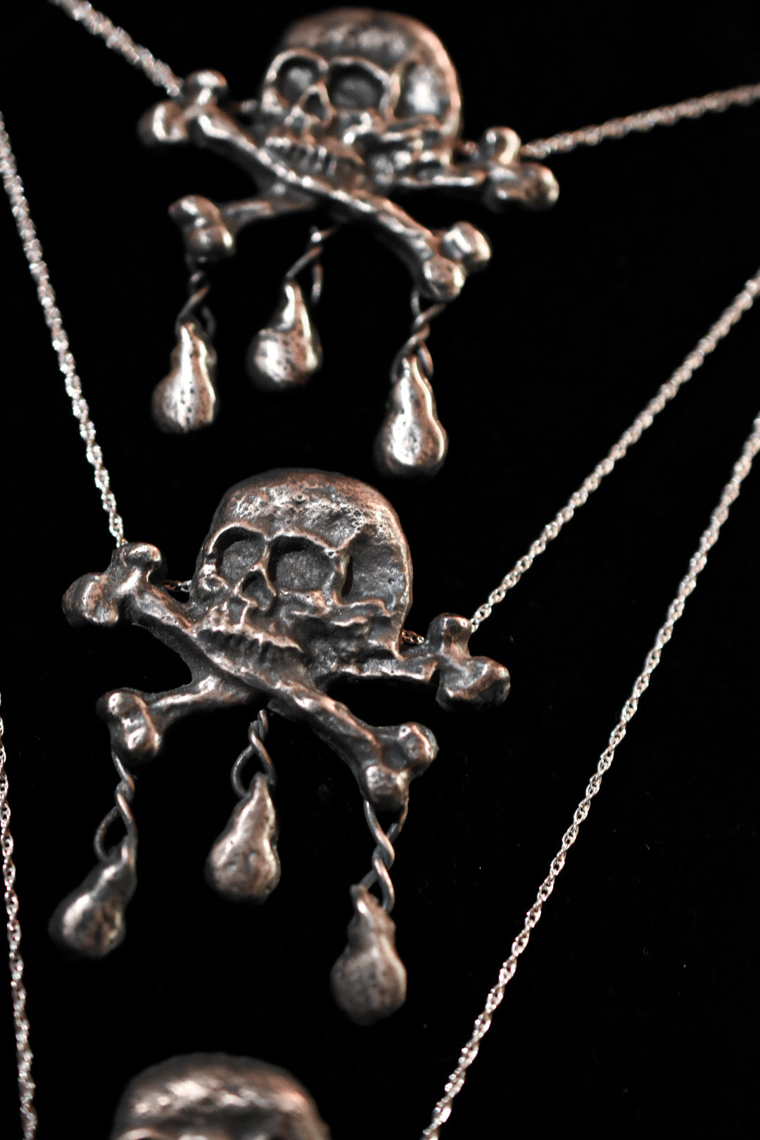 - COLLIER FERRUM FERO FERRO FEROR -