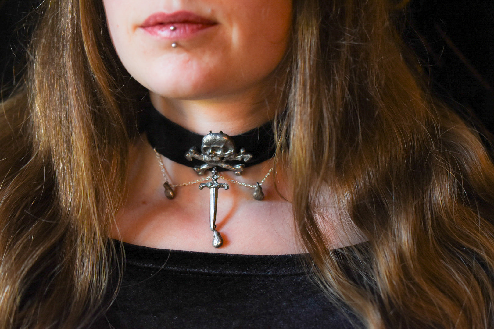 - COLLIER CHOCKER FERRUM FERO FERRO FEROR -