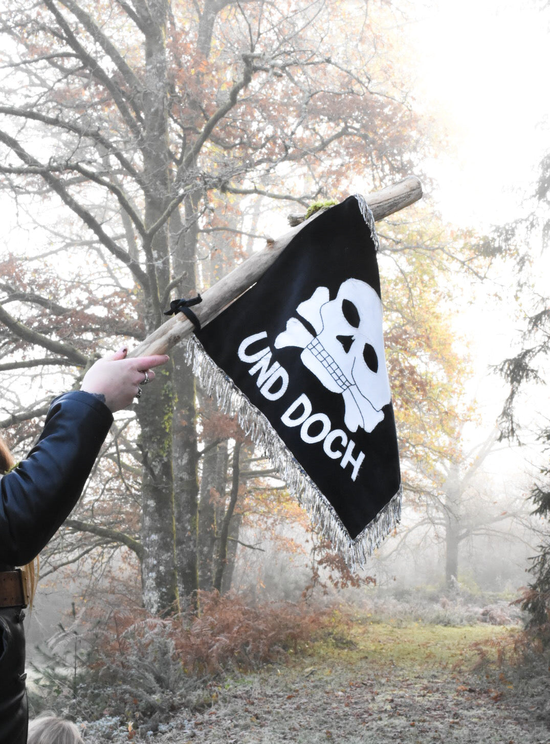 - ÉTENDARD UND DOCH -