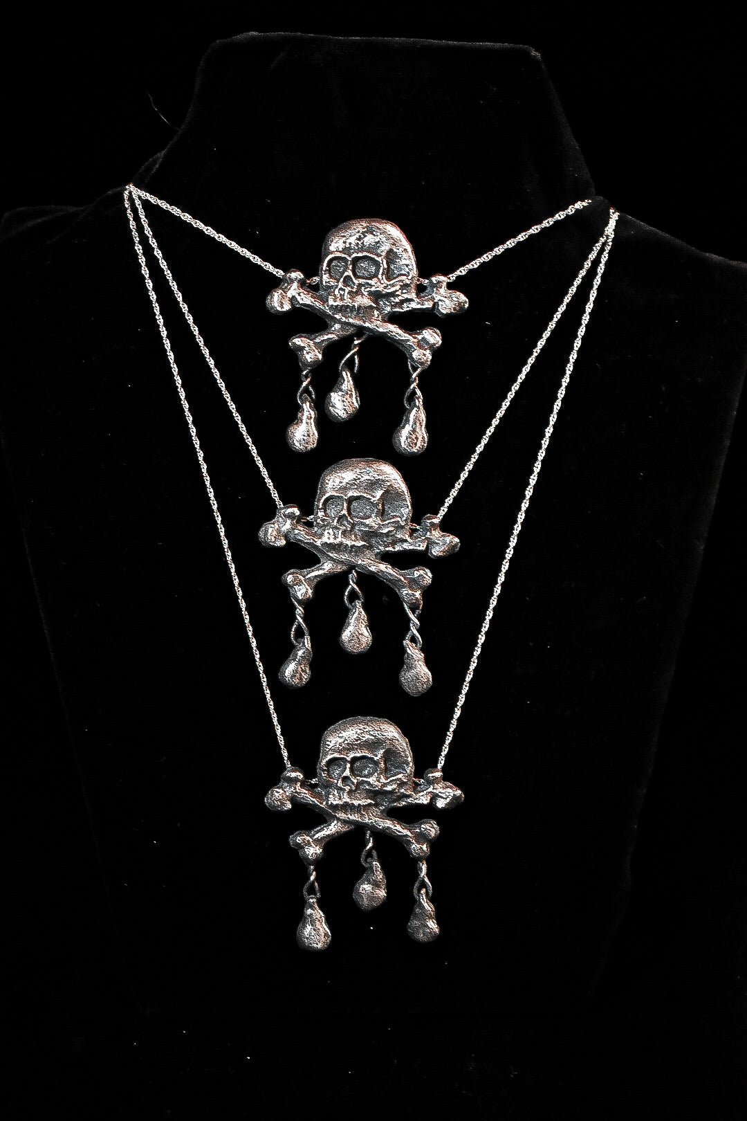 - COLLIER FERRUM FERO FERRO FEROR -